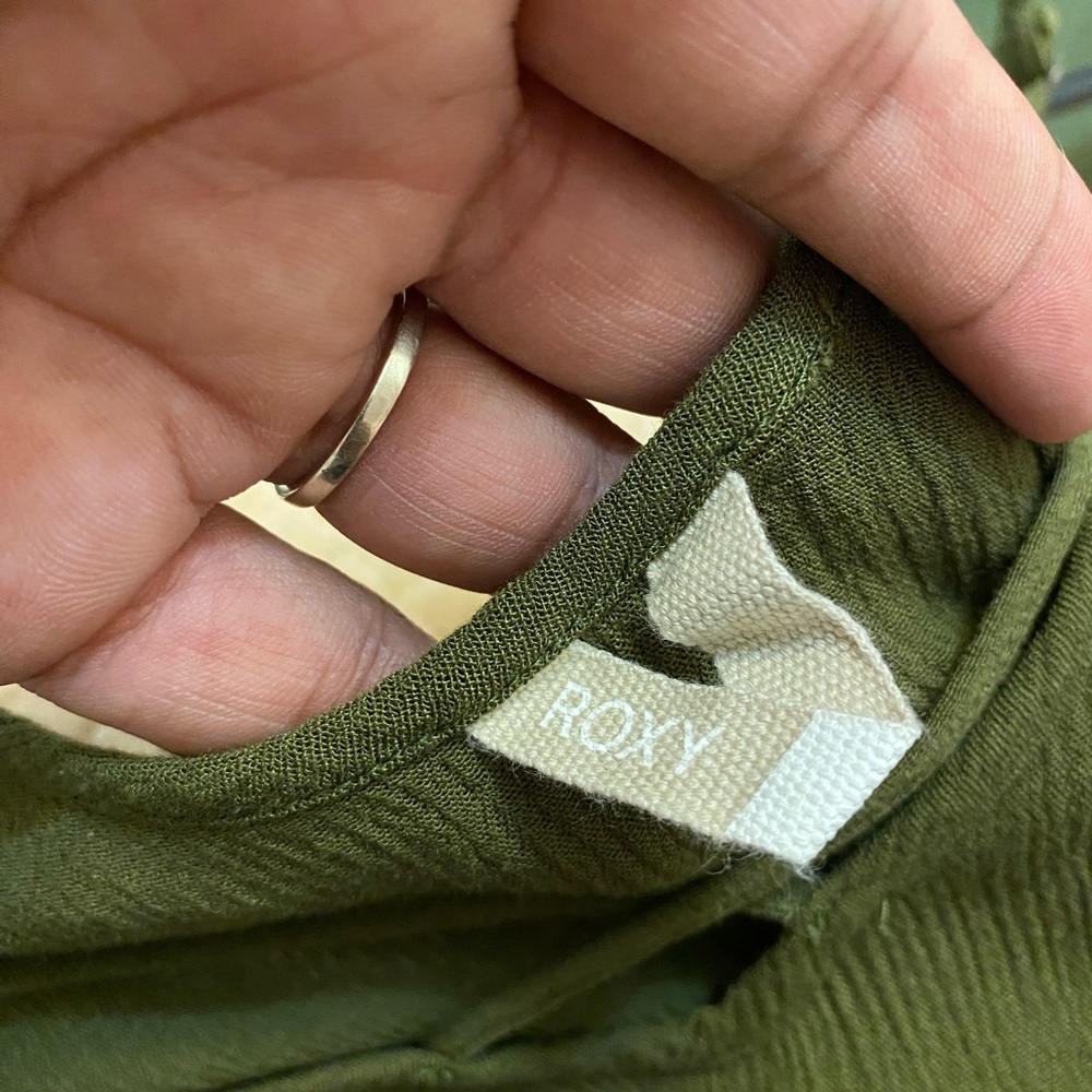 Roxy Tops - Picture 5 of 6